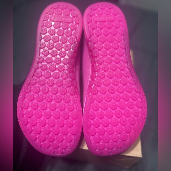 NOBULL Women's Vibrant Pink Athletic Shoes - Picture 6 of 8